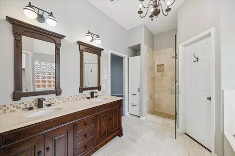 Bath - 20910 Sandy Briar Ct, Spring, TX 77379 photo 3 of 4