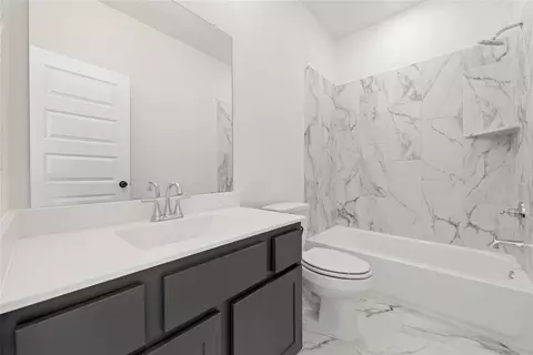 Bath - 4423 Ruby Garden Ct, Fulshear, TX 77441 photo 6 of 8