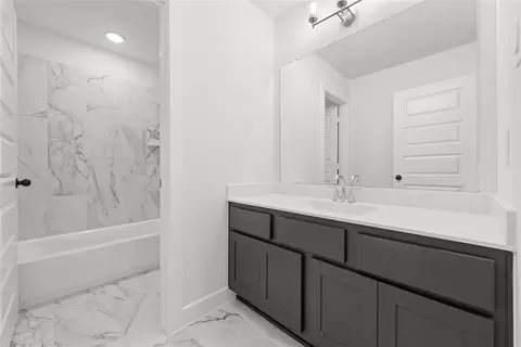 Bath - 4423 Ruby Garden Ct, Fulshear, TX 77441 photo 8 of 8