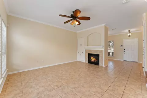Living - 927 Northgate Springs Dr, Spring, TX 77373 photo 3 of 7