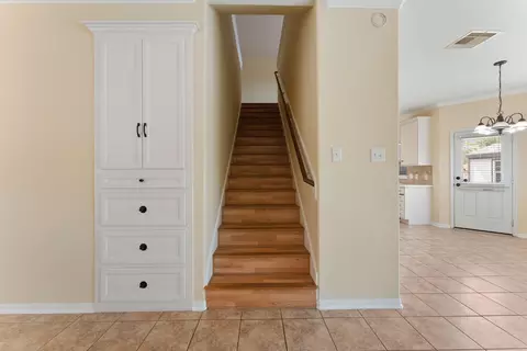 Entry Way - 927 Northgate Springs Dr, Spring, TX 77373 photo 3 of 3