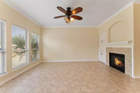 Living - 927 Northgate Springs Dr, Spring, TX 77373 photo 2 of 7