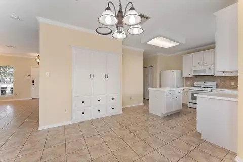Kitchen - 927 Northgate Springs Dr, Spring, TX 77373 photo 1 of 5