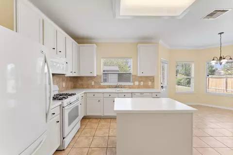 Kitchen - 927 Northgate Springs Dr, Spring, TX 77373 photo 5 of 5