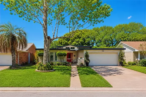 1809 Driftwood Ln, Galveston, TX 77551