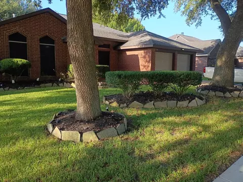5202 Valley View Dr, La Porte, TX 77571