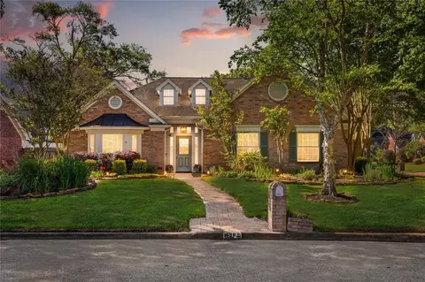 3902 Haven Pines Dr, Kingwood, TX 77345