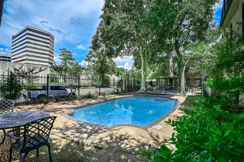 4515 Briar Hollow Pl #112, Houston, TX 77027