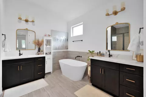 Bath - 4792 W Fork Blvd, Conroe, TX 77304 photo 1 of 5