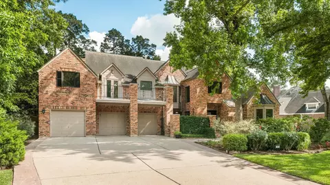 18 Golden Sunset Cir, The Woodlands, TX 77381
