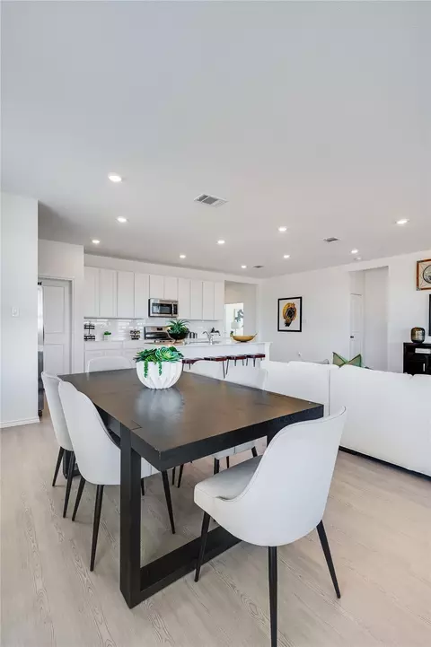 Dining - 8015 Jade Crest Dr, Angleton, TX 77515 photo 3 of 3
