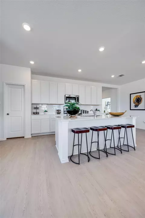 Kitchen - 8015 Jade Crest Dr, Angleton, TX 77515 photo 3 of 6
