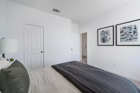 Bedroom - 8015 Jade Crest Dr, Angleton, TX 77515 photo 4 of 7