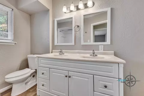 Bath - 707 Hildred Ave, Conroe, TX 77303 photo 5 of 5