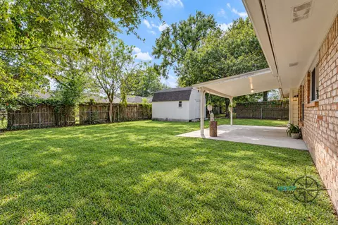 Exterior - 707 Hildred Ave, Conroe, TX 77303 photo 2 of 5