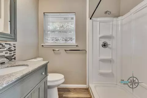Bath - 707 Hildred Ave, Conroe, TX 77303 photo 1 of 5