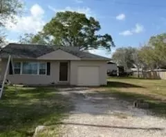 1214 Woodward St, Damon, TX 77430