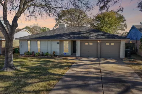 950 Buoy Rd, Houston, TX 77062
