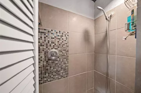 Bath - 26407 Preston Ave, Spring, TX 77373 photo 2 of 3