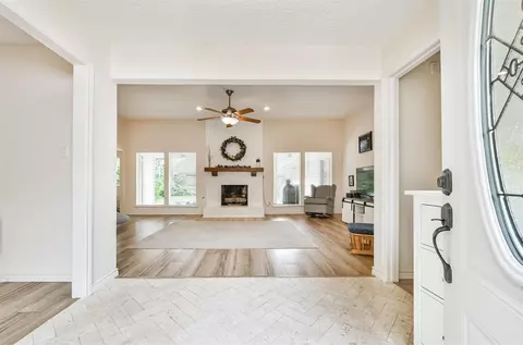 16406 Longvale Dr, Houston, TX 77059