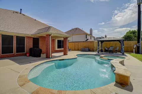 8219 Mandalay Bay Dr, Baytown, TX 77523