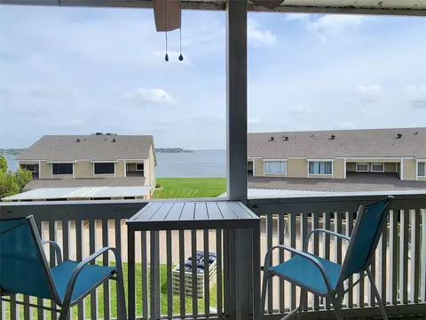 162 April Point Dr S, Montgomery, TX 77356