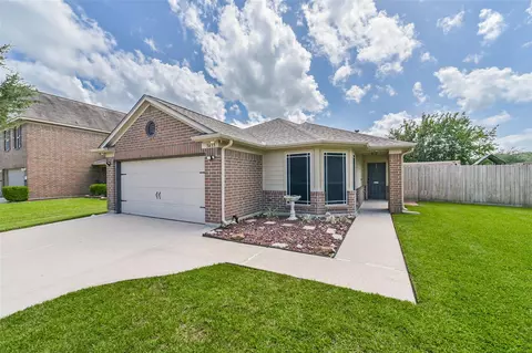 5435 Ginseng Dr, Baytown, TX 77521