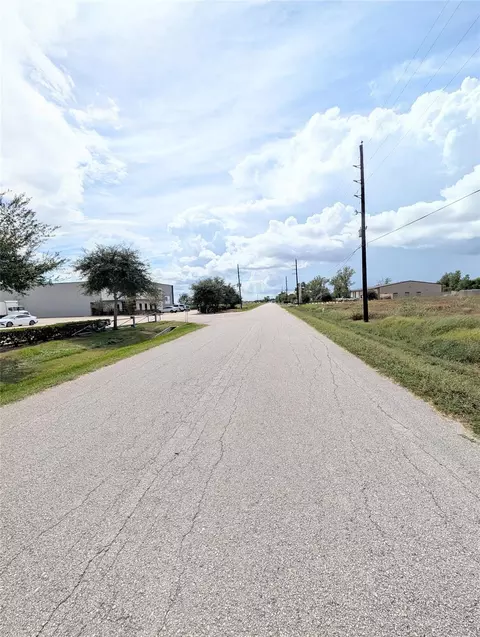 000 Walsh Rd, Rosenberg, TX 77471 photo 2