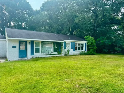 Exterior - 112 Cravens Dr, Silsbee, TX 77656 photo 3 of 6