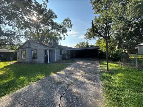 1108 E Miller St, Angleton, TX 77515 photo 1