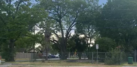 9905 Fulton St, Houston, TX 77076