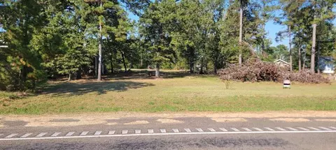 000 Palmetto Dr, Livingston, TX 77351