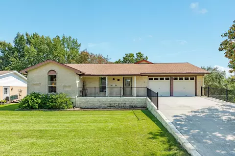 616 Bel Rd, Kemah, TX 77565
