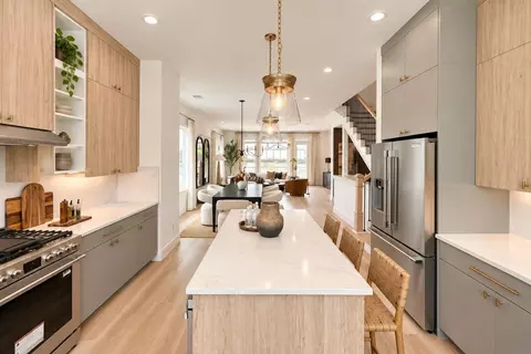 511 Hillwood Heights Dr, Houston, TX 77091