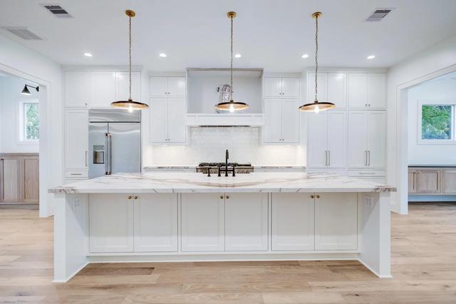 2031 Saxon Dr, Houston, TX 77018