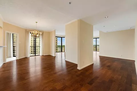 3350 Mccue Rd #802, Houston, TX 77056