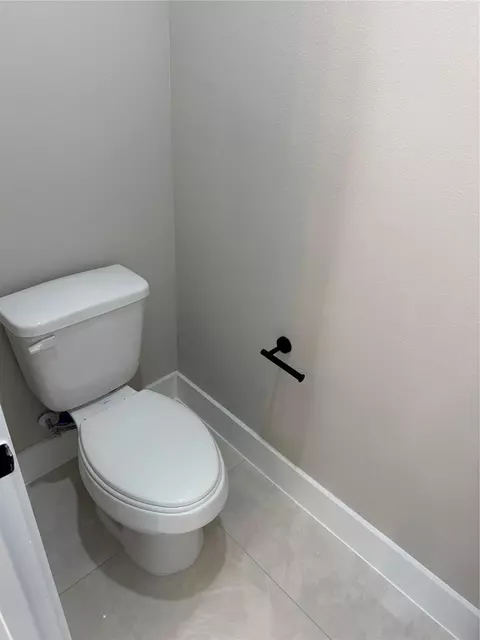 Bath - 2507 Martinas Ct, Spring, TX 77388 photo 5 of 8