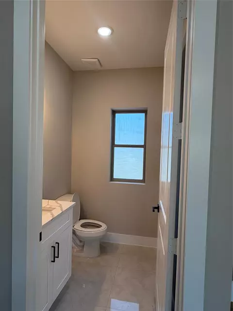 Bath - 2507 Martinas Ct, Spring, TX 77388 photo 6 of 8