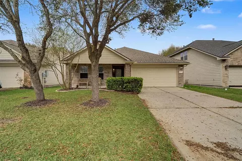 6834 Ridgewood Ln, Dickinson, TX 77539