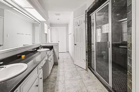 Bath - 16118 Hexham Dr, Spring, TX 77379 photo 3 of 4