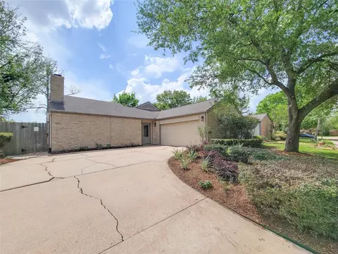 11811 Poplar Creek Dr, Houston, TX 77077