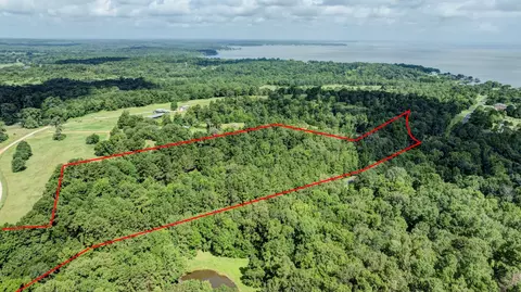 55 Paradise Dr, Coldspring, TX 77331