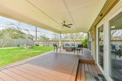 10902 Braewick Dr, Houston, TX 77096
