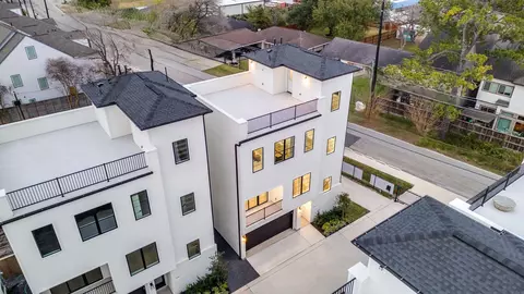 8704 Ojeman Villas Dr, Houston, TX 77055