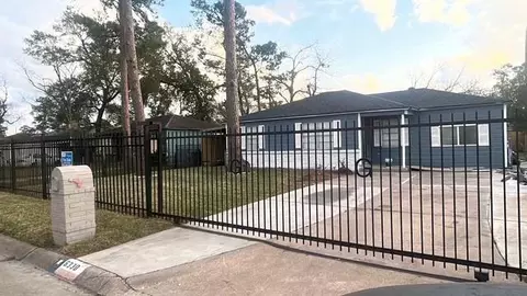 6330 Cobalt St, Houston, TX 77016