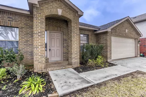 16919 Canyon Springs Ln, Friendswood, TX 77546