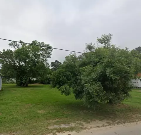 303 Palacios St, El Campo, TX 77437
