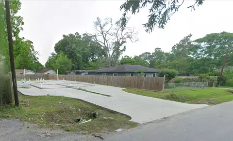 9011 Sherbourne St, Houston, TX 77016