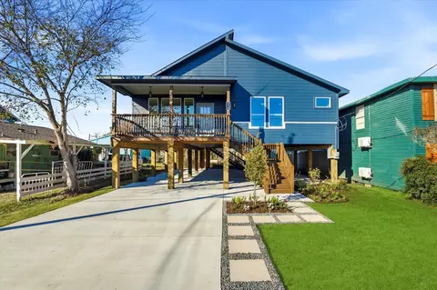 214 S Y St, La Porte, TX 77571