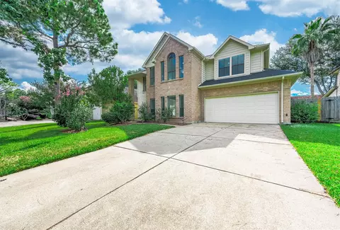 4718 Sunshine Dr, Sugar Land, TX 77479